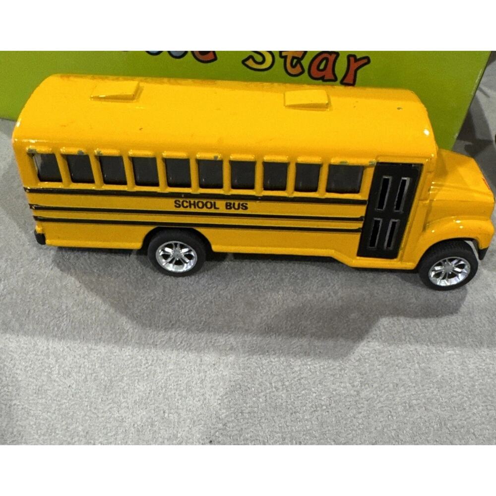 Yellow School Pull back Bus Toy by Grin Studios Item# FF012505